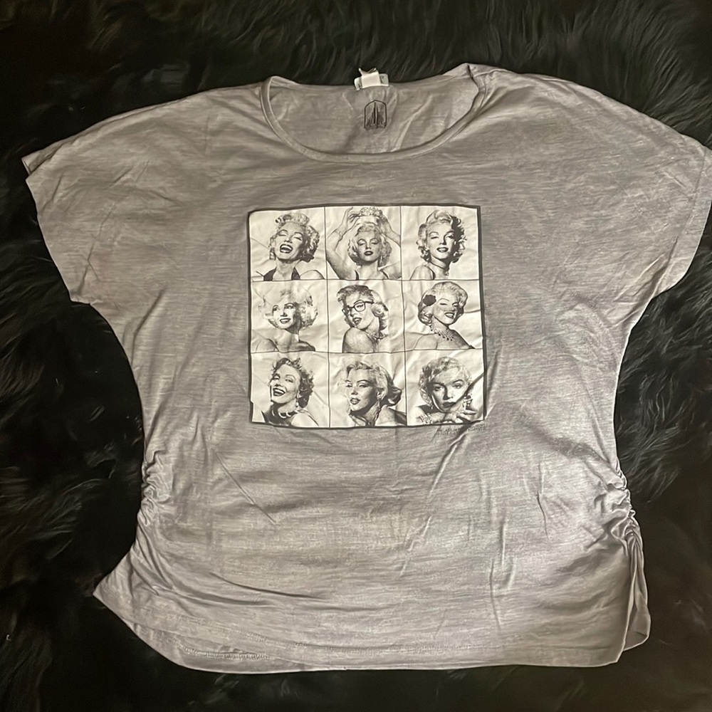 Soft Marilyn Monroe gray graphic tee 3X